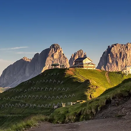 Rifugio Sass Becè Hotel Canazei
